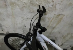 24圈白色山地車賣了?？梢宰兯? title=
